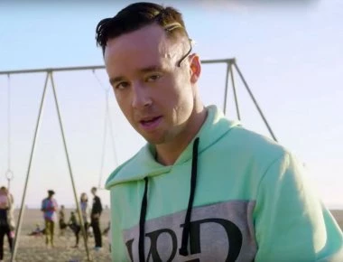 Νεκρός Καναδός ράπερ στα γυρίσματα βίντεο κλιπ - Έπεσε από το φτερό αεροπλάνου (βίντεο-φωτο)